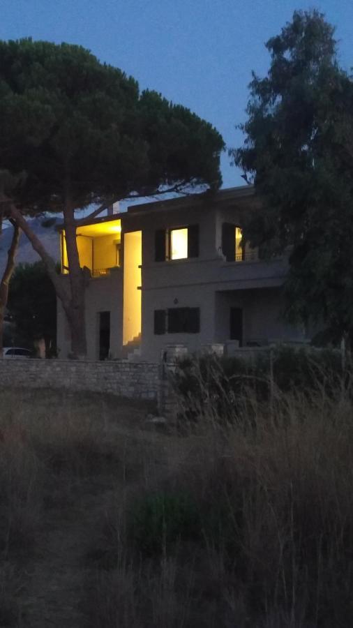 Villa Tzanetos Seaside Kyparissia Esterno foto