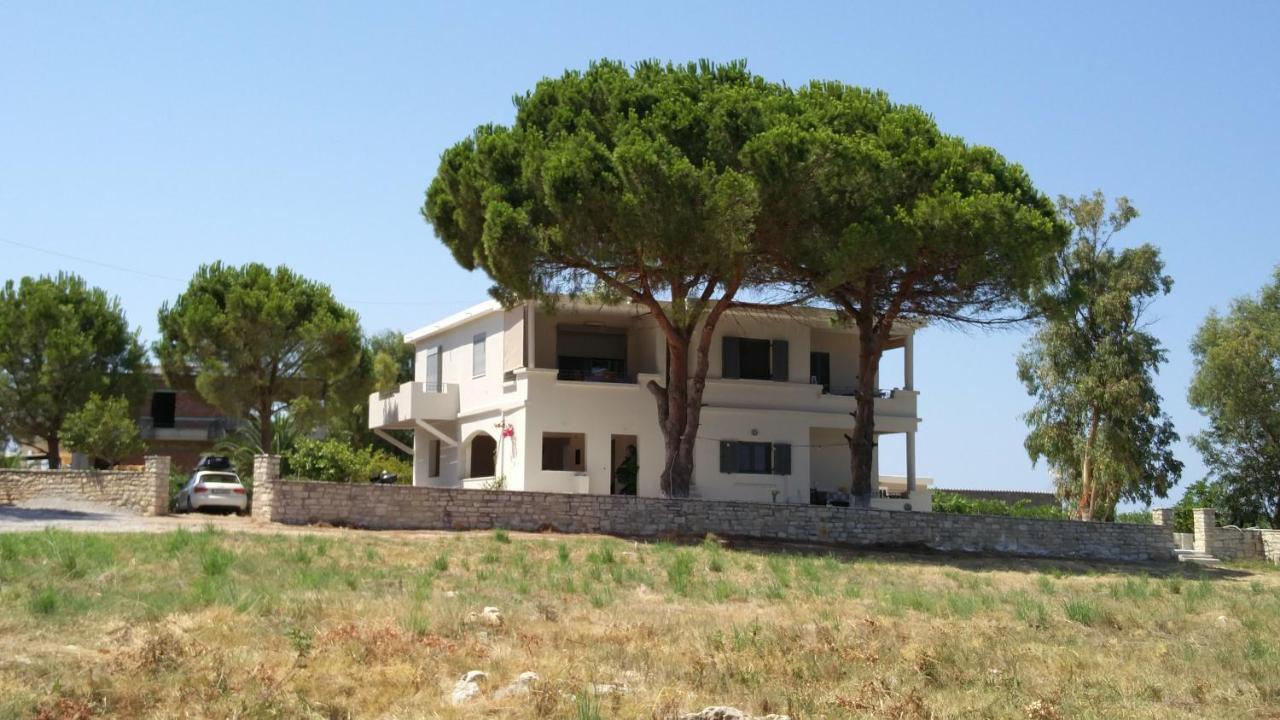 Villa Tzanetos Seaside Kyparissia Esterno foto