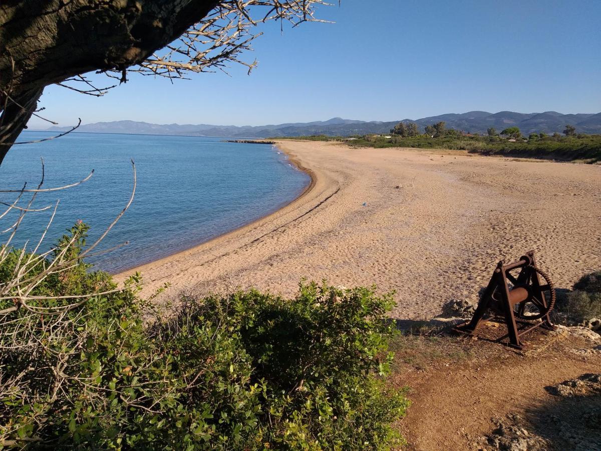 Villa Tzanetos Seaside Kyparissia Esterno foto